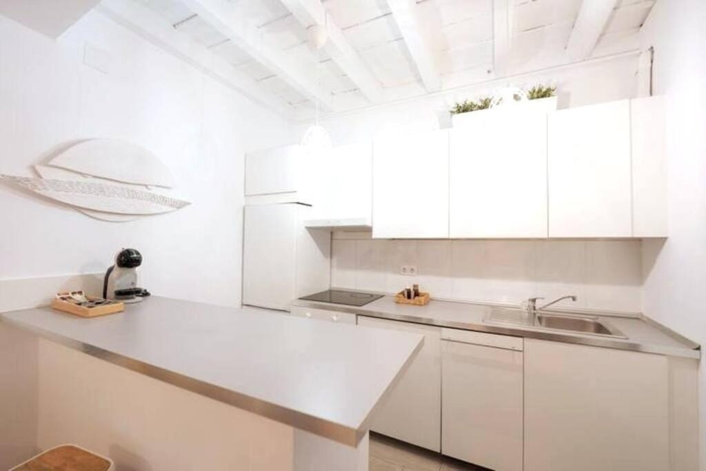Apartamento A Estrenar En Calle Alcazares Sevilla Exterior foto