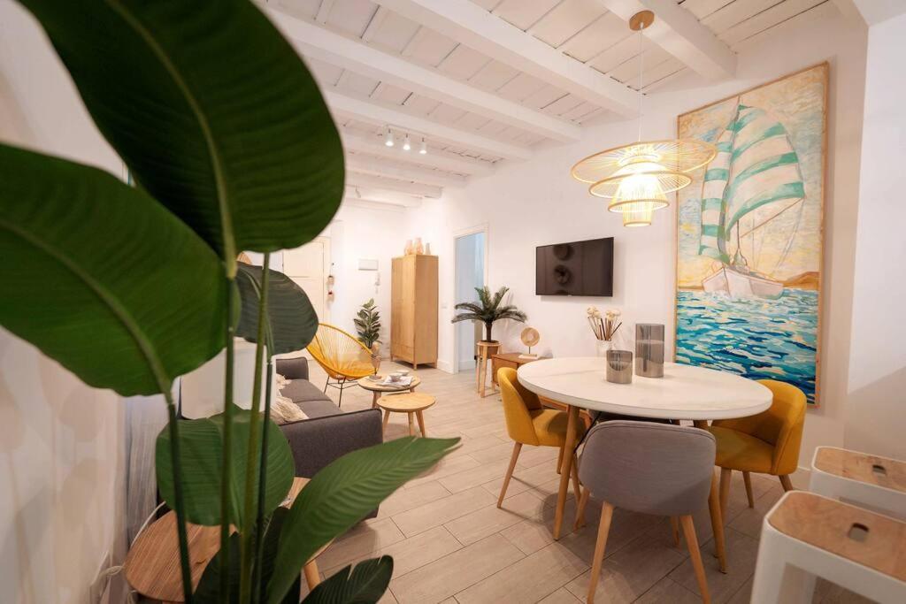 Apartamento A Estrenar En Calle Alcazares Sevilla Exterior foto