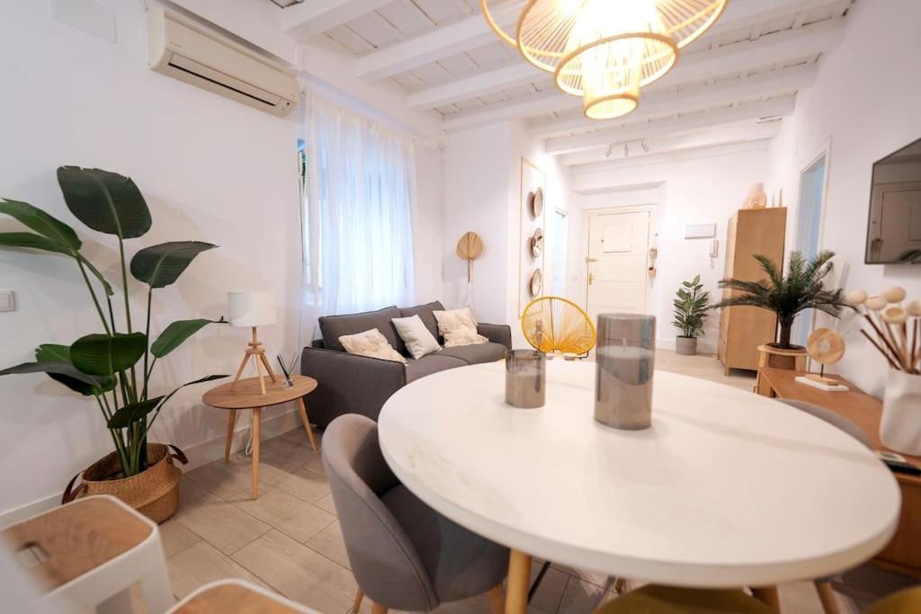 Apartamento A Estrenar En Calle Alcazares Sevilla Exterior foto