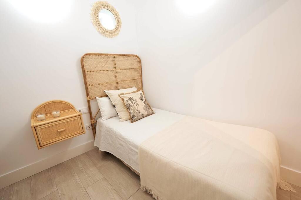 Apartamento A Estrenar En Calle Alcazares Sevilla Exterior foto